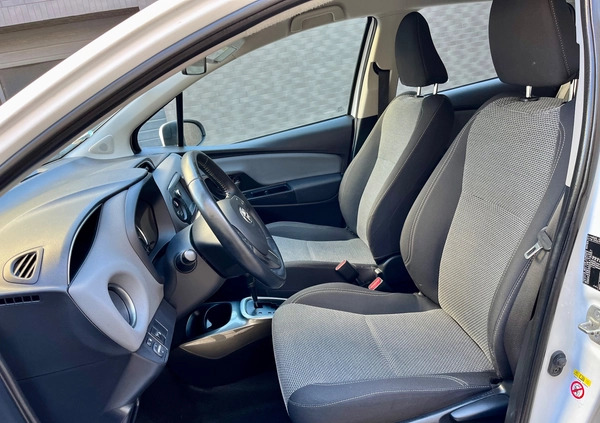 Toyota Yaris cena 43000 przebieg: 28300, rok produkcji 2016 z Góra małe 562